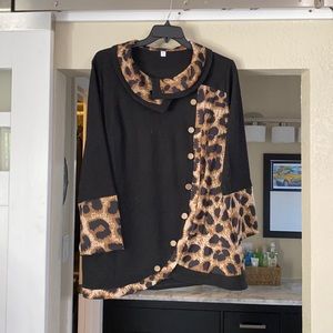 Black and animal print sweater (thermal blend)